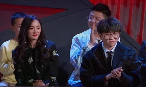 杨幂自黑语录经典段子有哪些 杨幂自黑什么为啥幂幂喜欢自黑怼人【三亿体育手机版】(图2)
杨幂自黑语录经典段子有哪些 杨幂自黑什么为啥幂幂喜欢自黑怼人【三亿体育手机版】(图2)